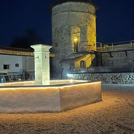 Tour De Charme Atypique Πανσιόν 3*