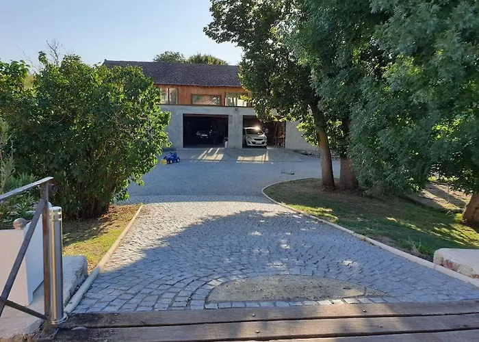 Pensjonat Tour De Charme Atypique