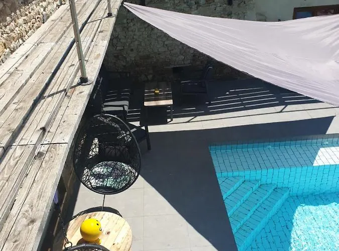 Гостевой дом Tour De Charme Atypique Beauregard-l'Eveque